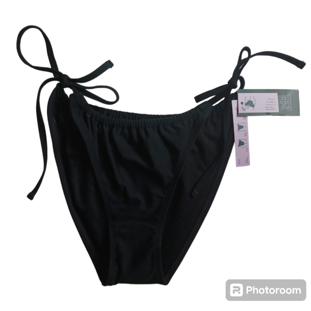 NWT WILD FABLE LADIES SIZE MEDIUM 8-10 BIKINI BOTTOM ONLY.